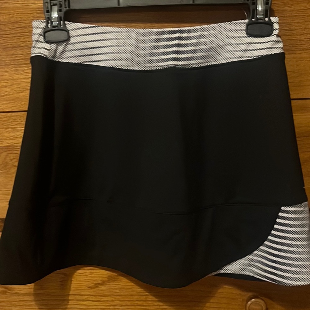 Black and white Slazenger Tennis skirt.